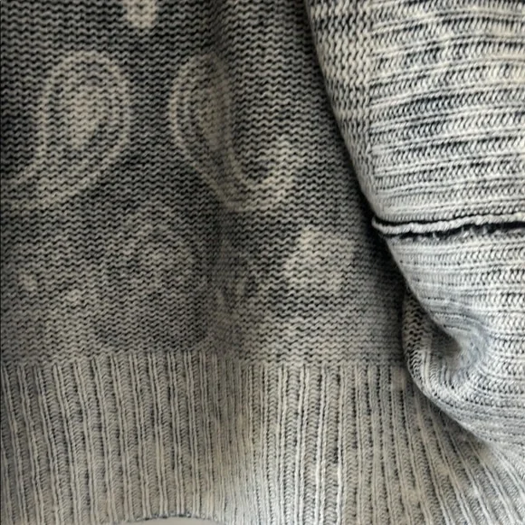 Aqua Cashmere Crew Neck Sweater ❤️‍🩹 Mended - Picture 6 of 8